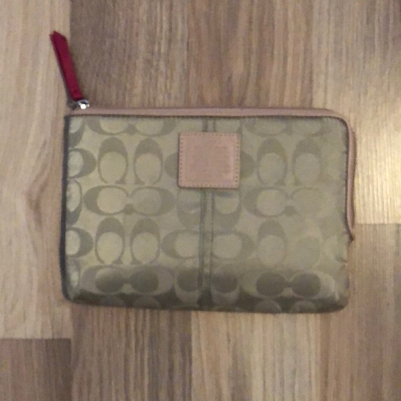 Coach Accessories - 🤘Coach bag lightly used 🤘